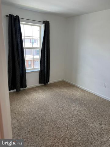 6451 CREEKBEND DR, Mechanicsburg, PA 17050