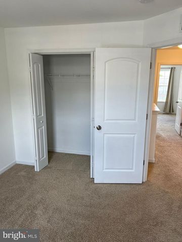 6451 CREEKBEND DR, Mechanicsburg, PA 17050