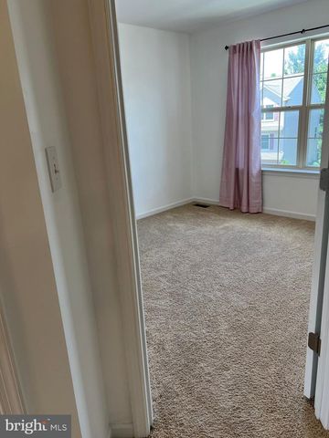 6451 CREEKBEND DR, Mechanicsburg, PA 17050