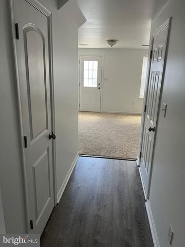 6451 CREEKBEND DR, Mechanicsburg, PA 17050