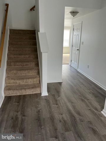 6451 CREEKBEND DR, Mechanicsburg, PA 17050