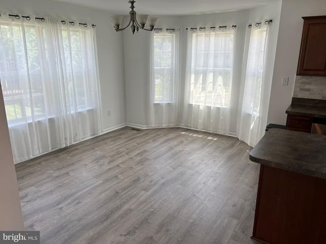 6451 CREEKBEND DR, Mechanicsburg, PA 17050