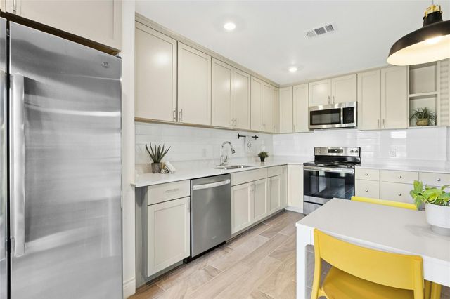 102 World Of Tennis SQ, Austin, TX 78738