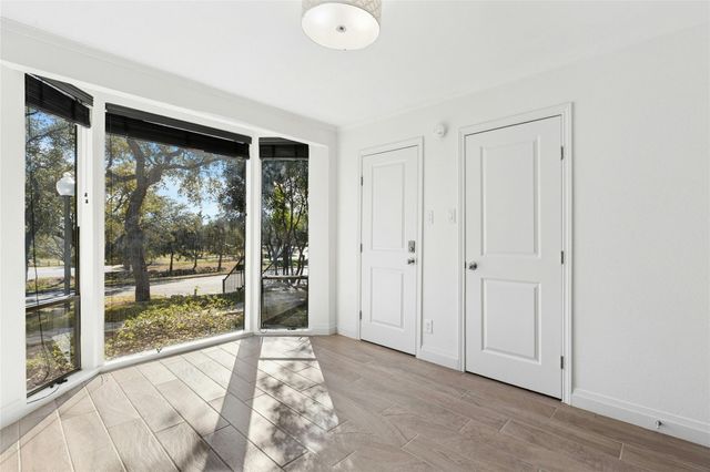 102 World Of Tennis SQ, Austin, TX 78738