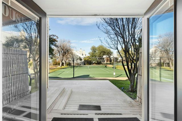 102 World Of Tennis SQ, Austin, TX 78738