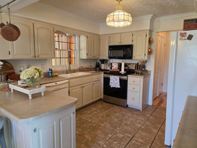 4887 N KY 11, Cannon, KY 40923