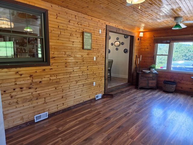 4887 N KY 11, Cannon, KY 40923