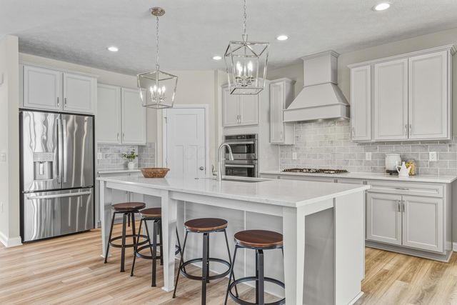 5552 Jessica Lane W, Powell, OH 43065