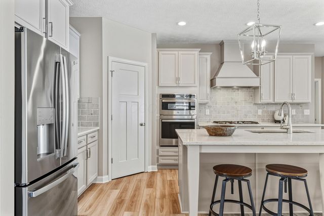 5552 Jessica Lane W, Powell, OH 43065