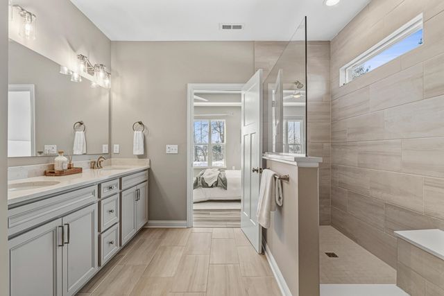 5552 Jessica Lane W, Powell, OH 43065