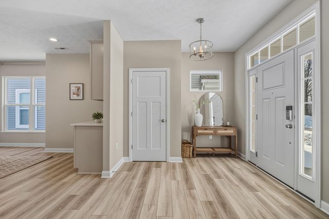 5552 Jessica Lane W, Powell, OH 43065