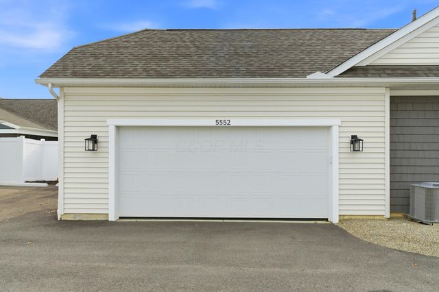 5552 Jessica Lane W, Powell, OH 43065