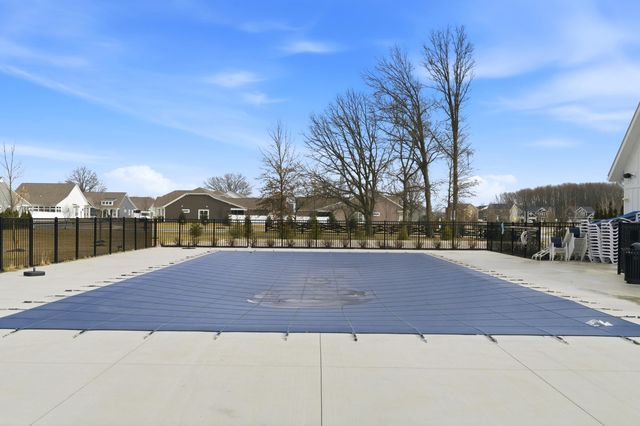 5552 Jessica Lane W, Powell, OH 43065