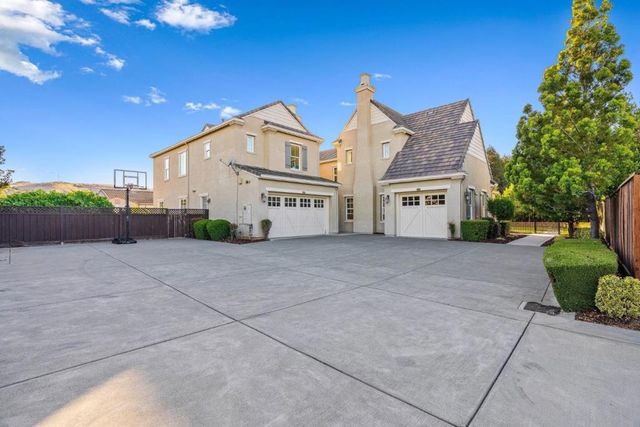 19011 Clayton Avenue, Morgan Hill, CA 95037