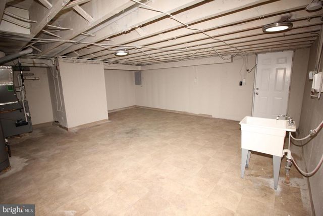 6415 N 10TH ST, Philadelphia, PA 19126