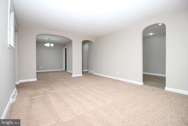 6415 N 10TH ST, Philadelphia, PA 19126