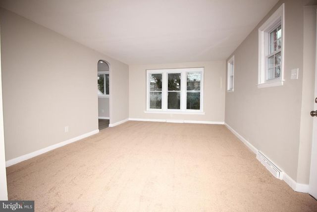 6415 N 10TH ST, Philadelphia, PA 19126