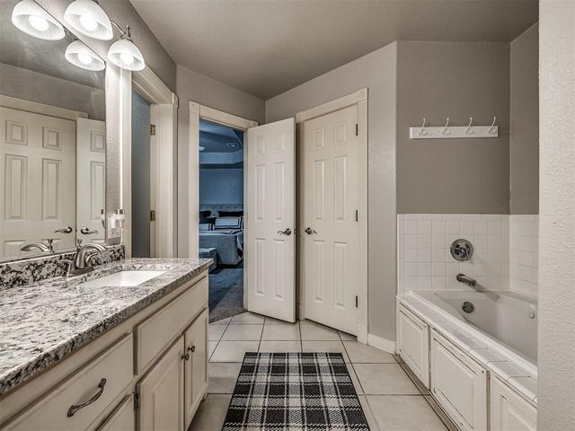 476 N Spinnaker Run, Stigler, OK 74462