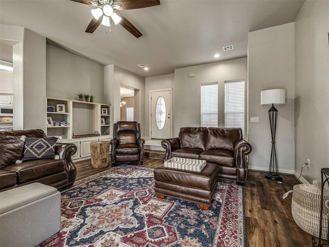 476 N Spinnaker Run, Stigler, OK 74462