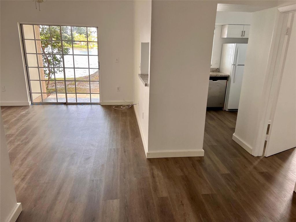 2121 NW 96TH Terrace 14M, Pembroke Pines, FL 33024