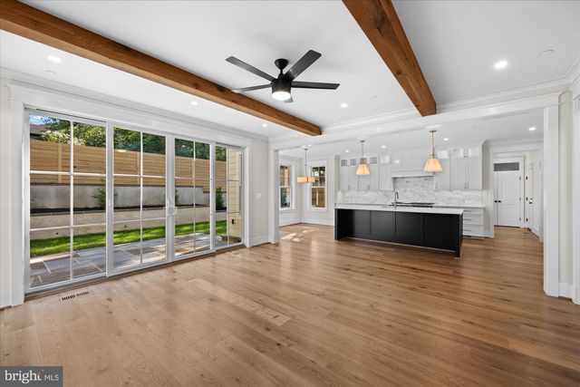 5904 GREENTREE RD, Bethesda, MD 20817