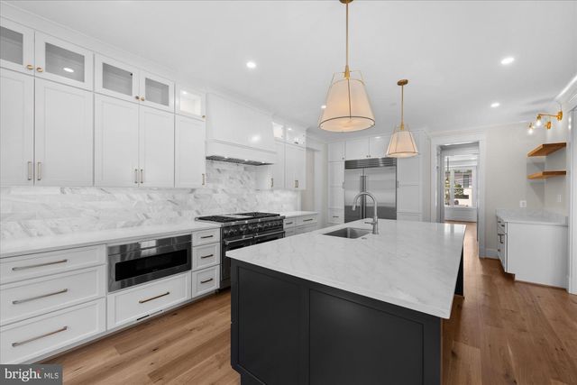 5904 GREENTREE RD, Bethesda, MD 20817
