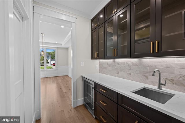 5904 GREENTREE RD, Bethesda, MD 20817