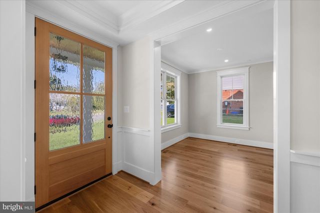 5904 GREENTREE RD, Bethesda, MD 20817