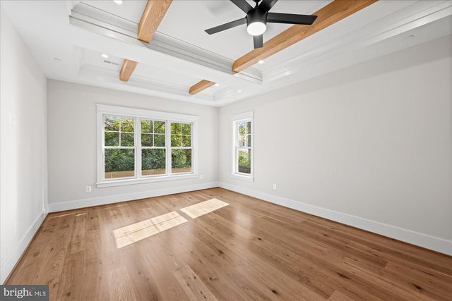 5904 GREENTREE RD, Bethesda, MD 20817