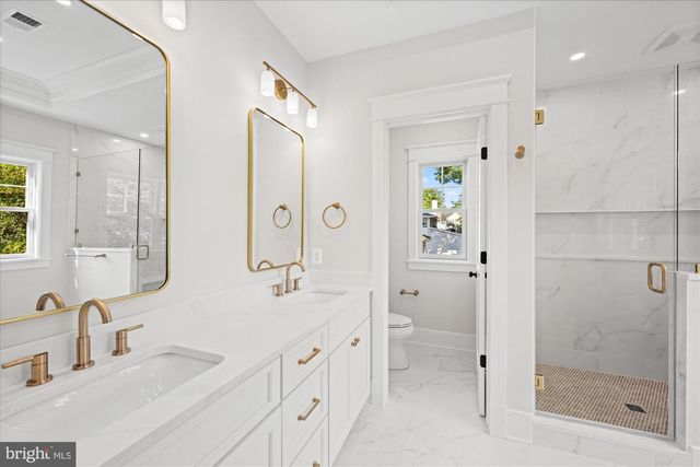 5904 GREENTREE RD, Bethesda, MD 20817