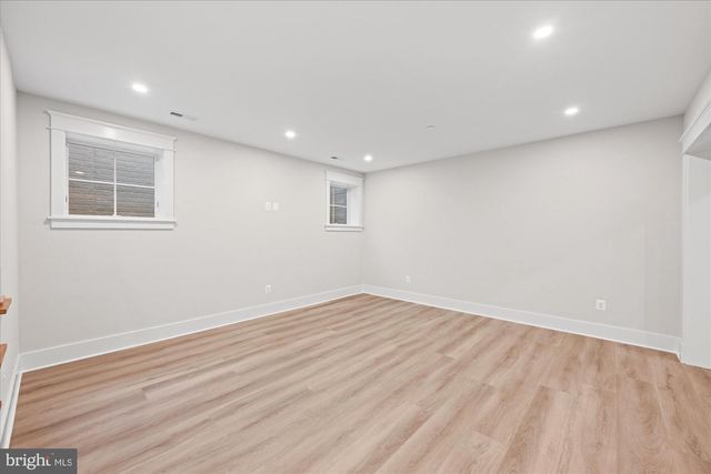 5904 GREENTREE RD, Bethesda, MD 20817