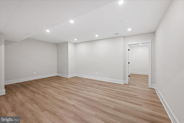 5904 GREENTREE RD, Bethesda, MD 20817