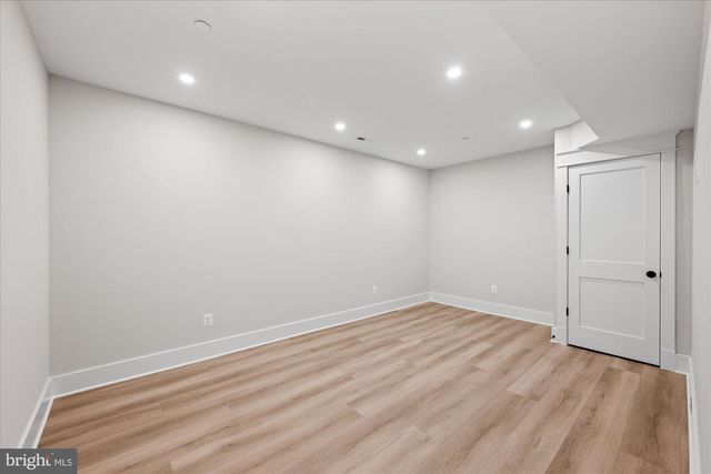5904 GREENTREE RD, Bethesda, MD 20817