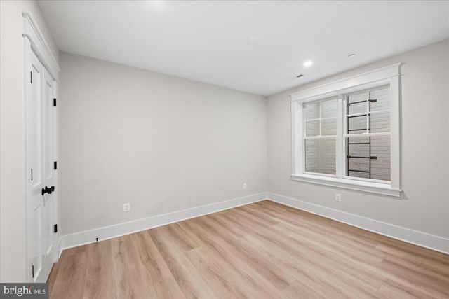5904 GREENTREE RD, Bethesda, MD 20817