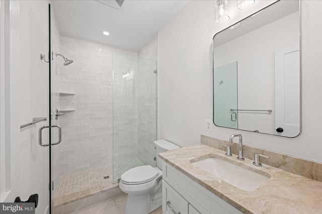 5904 GREENTREE RD, Bethesda, MD 20817