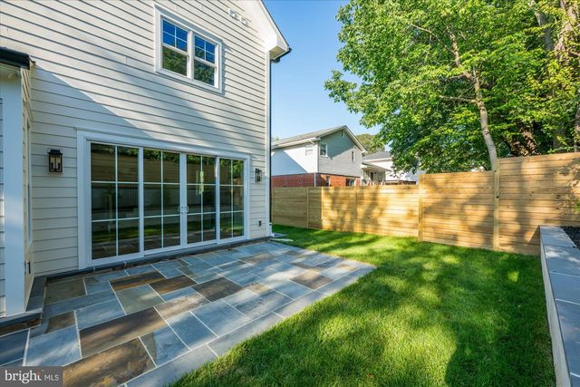 5904 GREENTREE RD, Bethesda, MD 20817