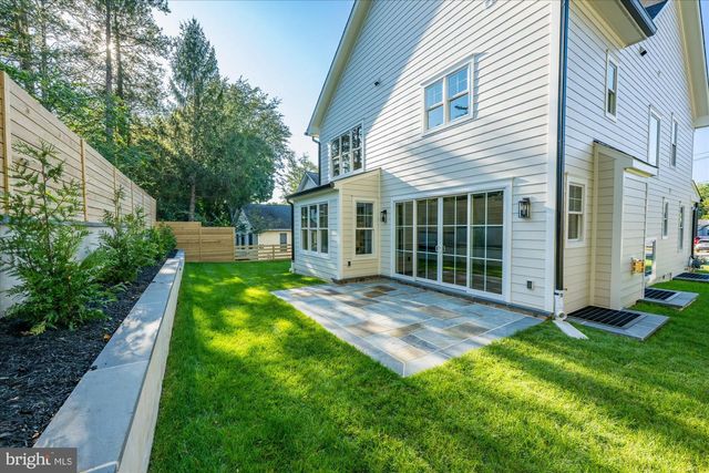 5904 GREENTREE RD, Bethesda, MD 20817