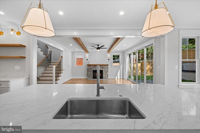 5904 GREENTREE RD, Bethesda, MD 20817