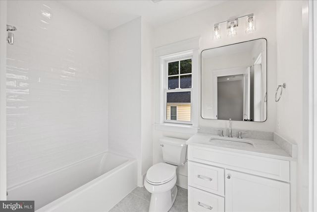 5904 GREENTREE RD, Bethesda, MD 20817