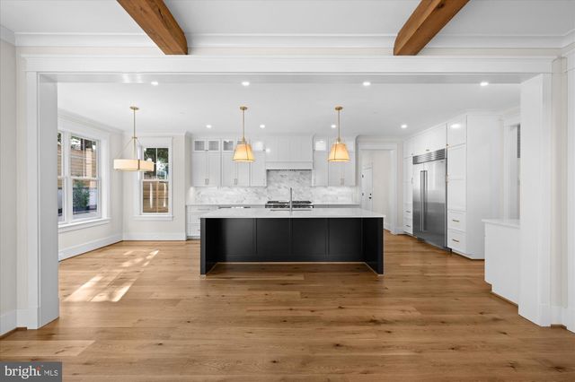 5904 GREENTREE RD, Bethesda, MD 20817