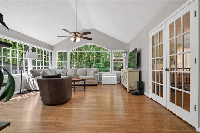 226 Watkins Glen Drive NE, Kennesaw, GA 30144