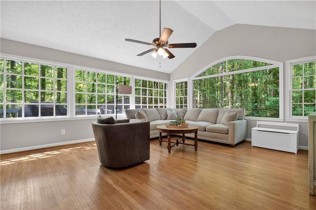 226 Watkins Glen Drive NE, Kennesaw, GA 30144