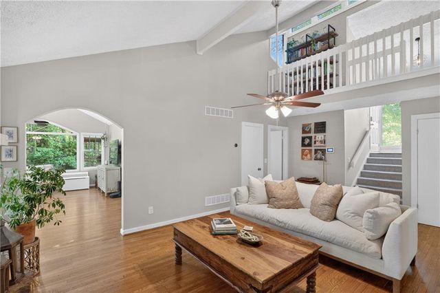 226 Watkins Glen Drive NE, Kennesaw, GA 30144