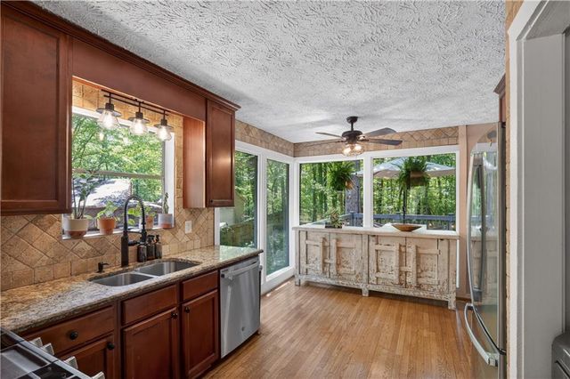 226 Watkins Glen Drive NE, Kennesaw, GA 30144