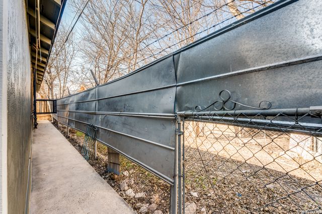 137 Colby St, San Antonio, TX 78237