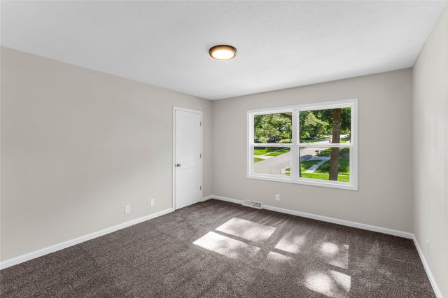 713 47th Street, West Des Moines, IA 50265