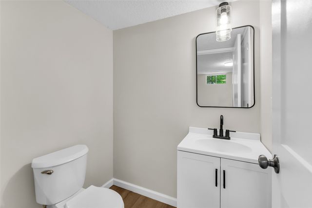 713 47th Street, West Des Moines, IA 50265