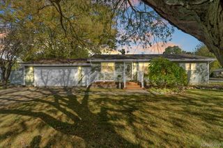 2161 Neeper Street, Grand Blanc, MI 48439