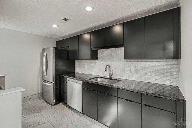 427 Hopkins Street, Cincinnati, OH 45203
