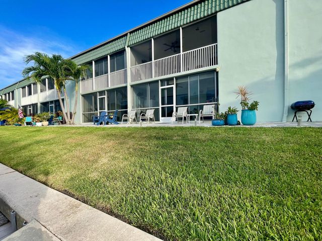 121 Wettaw Lane 116, North Palm Beach, FL 33408